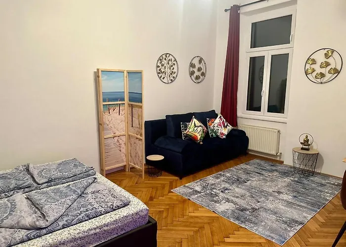 Centrally Located Near Airport Trains Stations Apartmán *