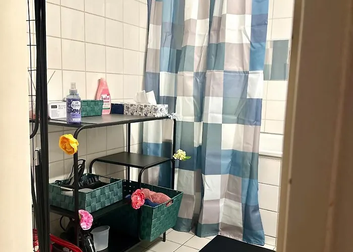 Centrally Located Near Airport Trains Stations Apartmán *