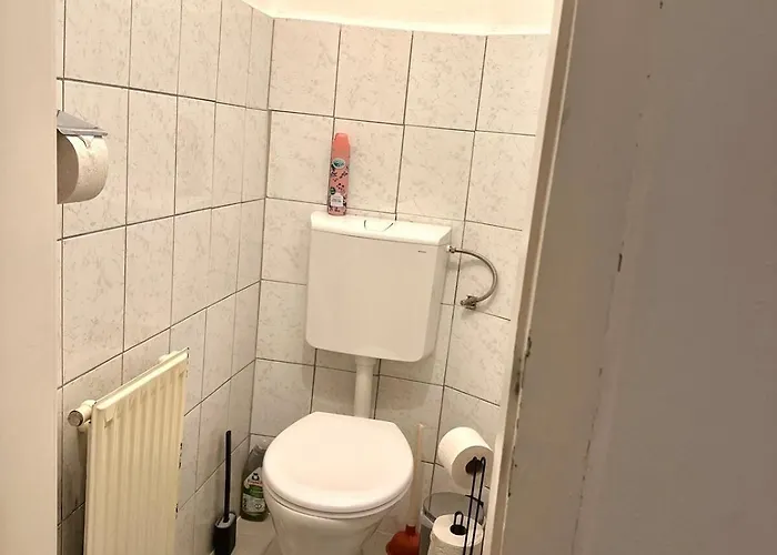 Centrally Located Near Airport Trains Stations Apartmán *
